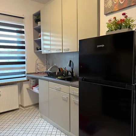 Aurelia Eg In Ruhige Lage Mit Garten 게스트하우스 오버하우젠